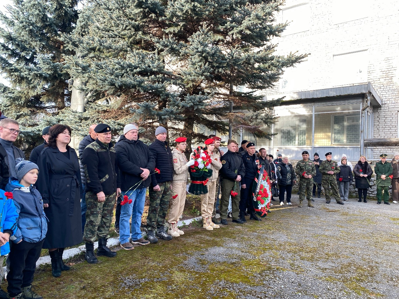 юнармейцы на памятном мероприятии